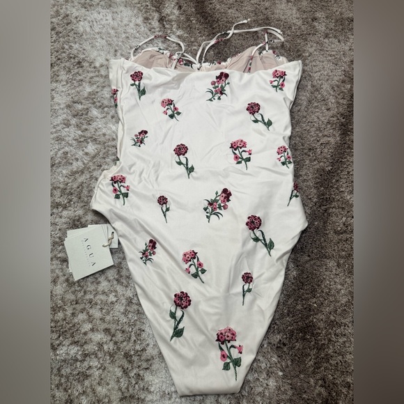 Ebano Quebrada One Piece in Multicolor
Agua by Agua Bendita - Picture 7 of 7